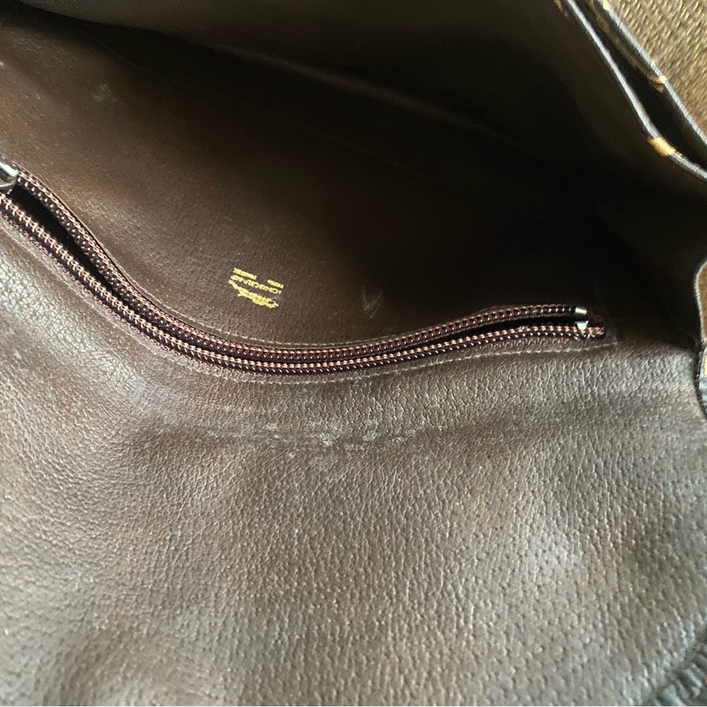 🌟 Longchamp Vintage Brown Horse Print Leather Clutch Bag – Chic & Rare! 🌟 - Picture 4 of 6